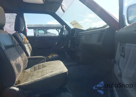 1991 Mazda B2600 Cab Plus из США, поврежденный, VIN JM2UF314XM0109733